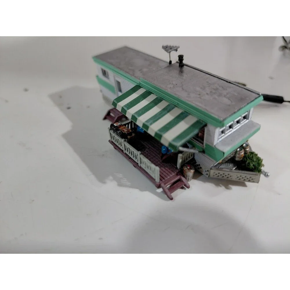 Woodland Scenics N Gauge Model Railroad Scenery Grillin' Chillin' Trailer House